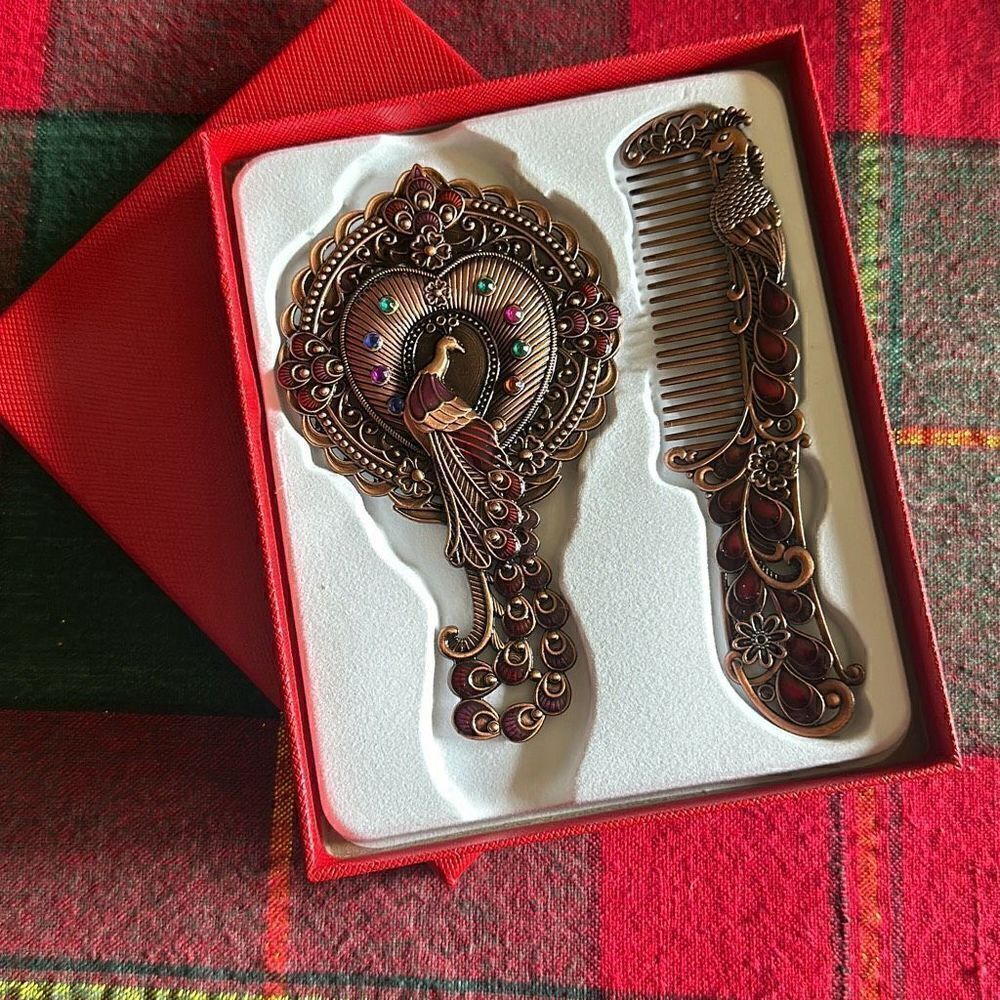 Two for price of one peacock-comb set& beautiful collar necklace - Picture 4 of 11